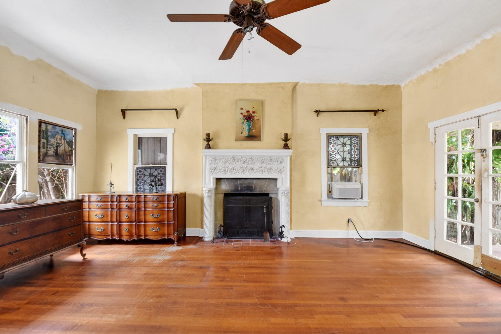 COLONIAL ESTATES - Residential