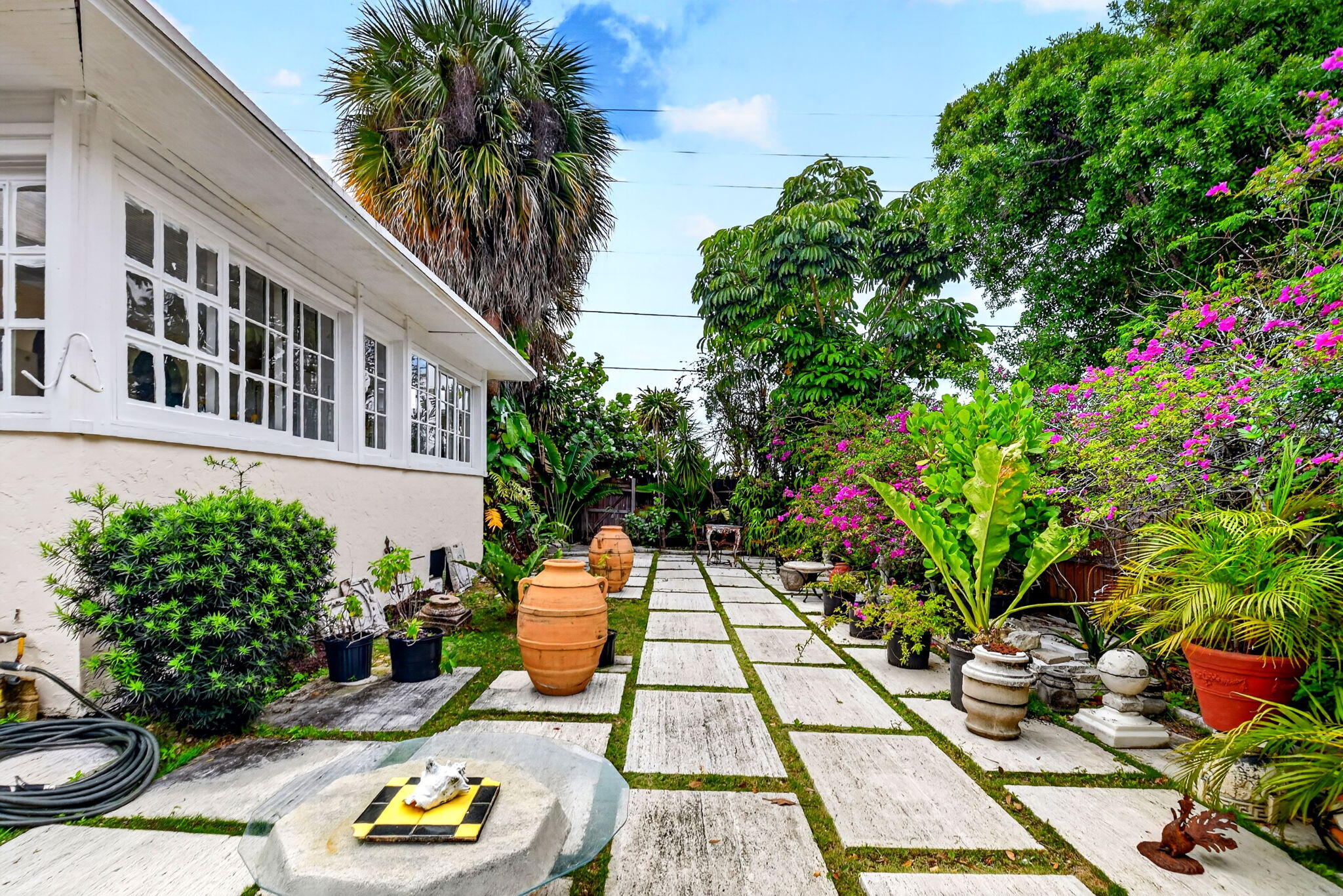 COLONIAL ESTATES - Residential