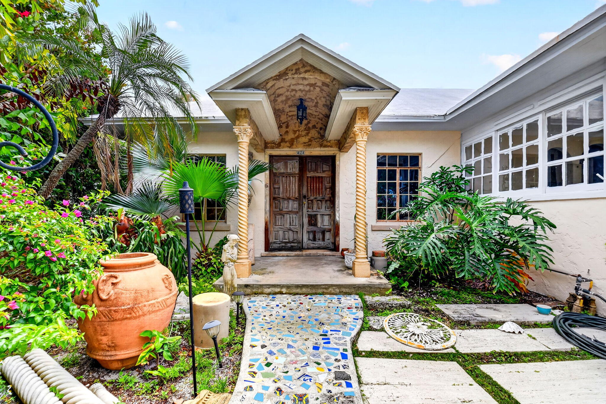 COLONIAL ESTATES - Residential