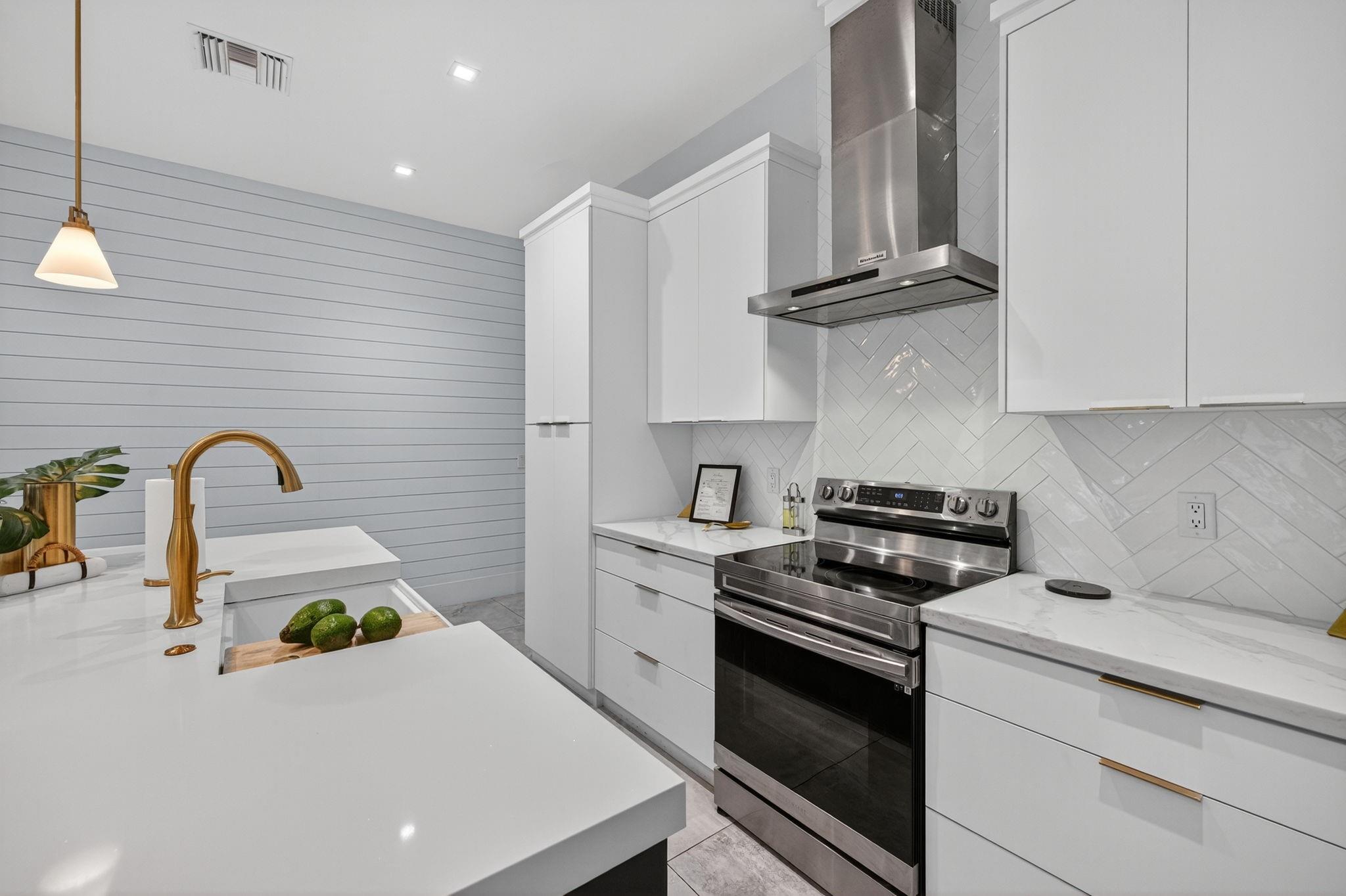 NORTH ANDREWS GARDENS 2ND - Residential