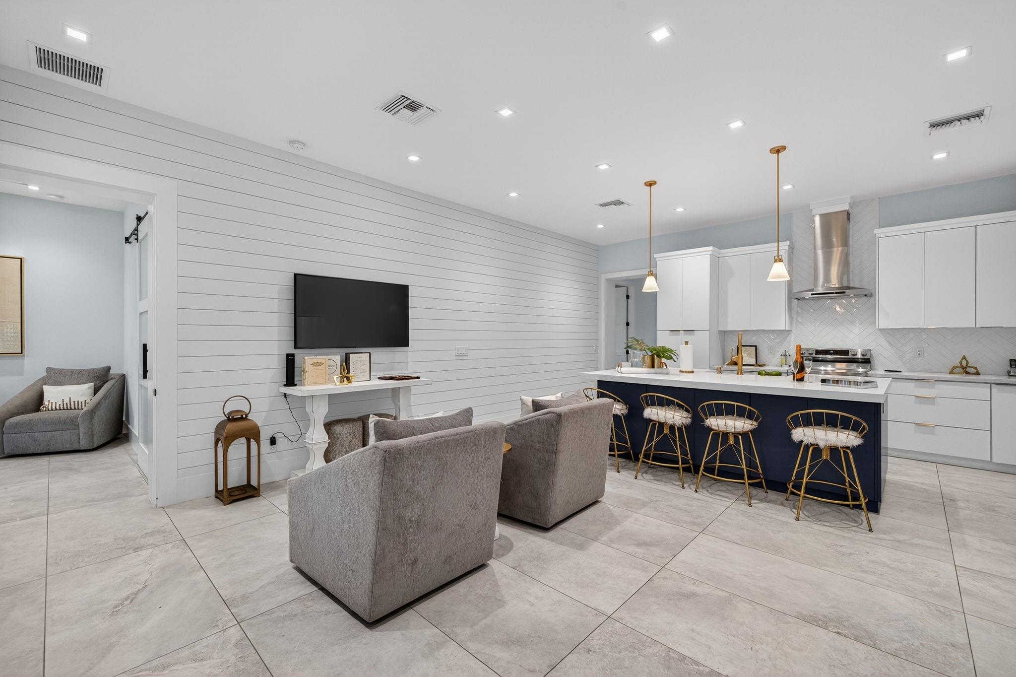 NORTH ANDREWS GARDENS 2ND - Residential