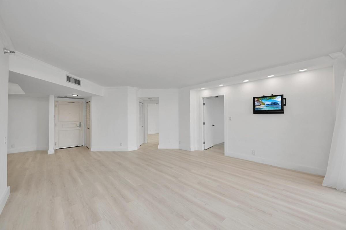 3640 Yacht Club Dr 1501