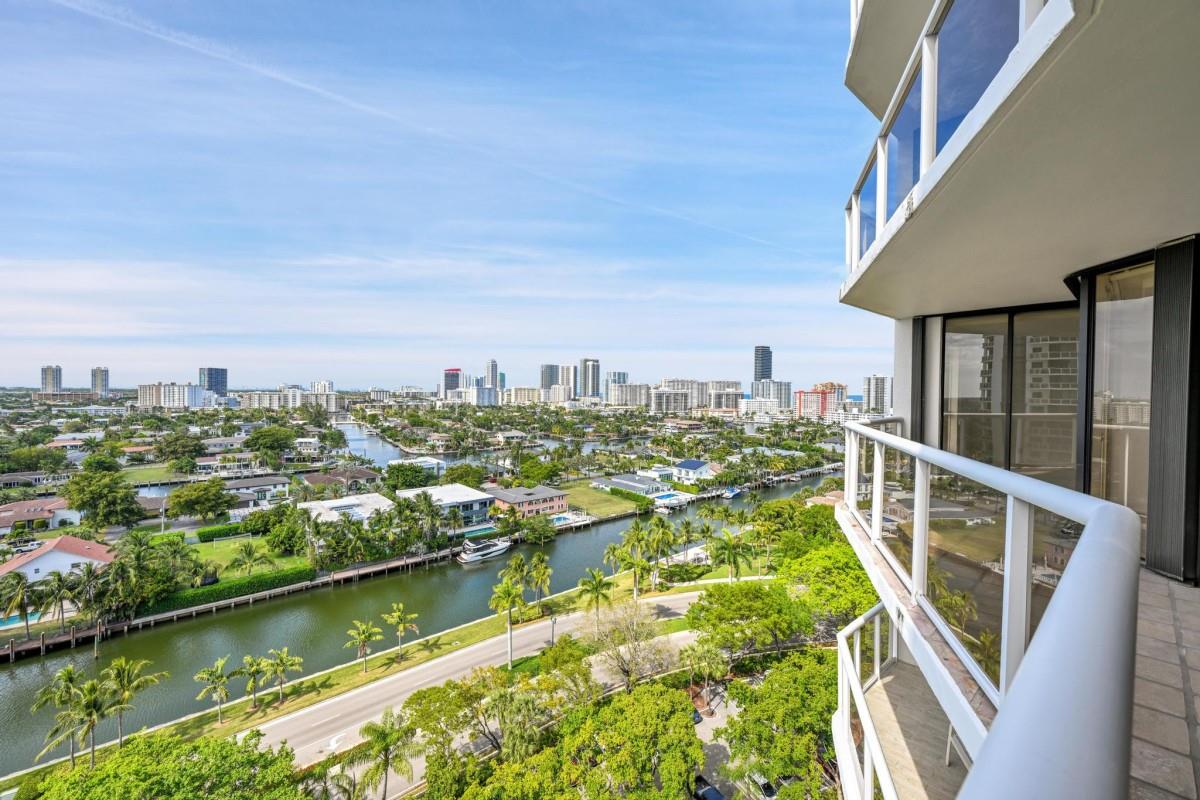 Harborside Condominium - Residential