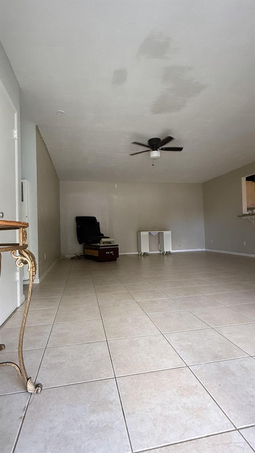 Nice home close to Airoso and Prima Vista, located in a calm neighborhood.