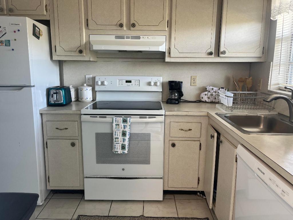 JAMESTOWN CONDO - Residential Lease