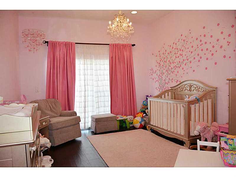 HILLSBORO KINGS VILLAGE - Residential