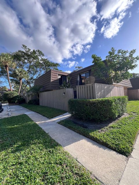 Property photo of 1417 14th Court, Palm Beach Gardens, FL 33410