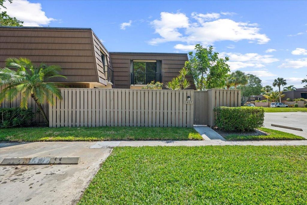 Photo of 1417 14th Court, Palm Beach Gardens, FL 33410 (MLS # B26019899)