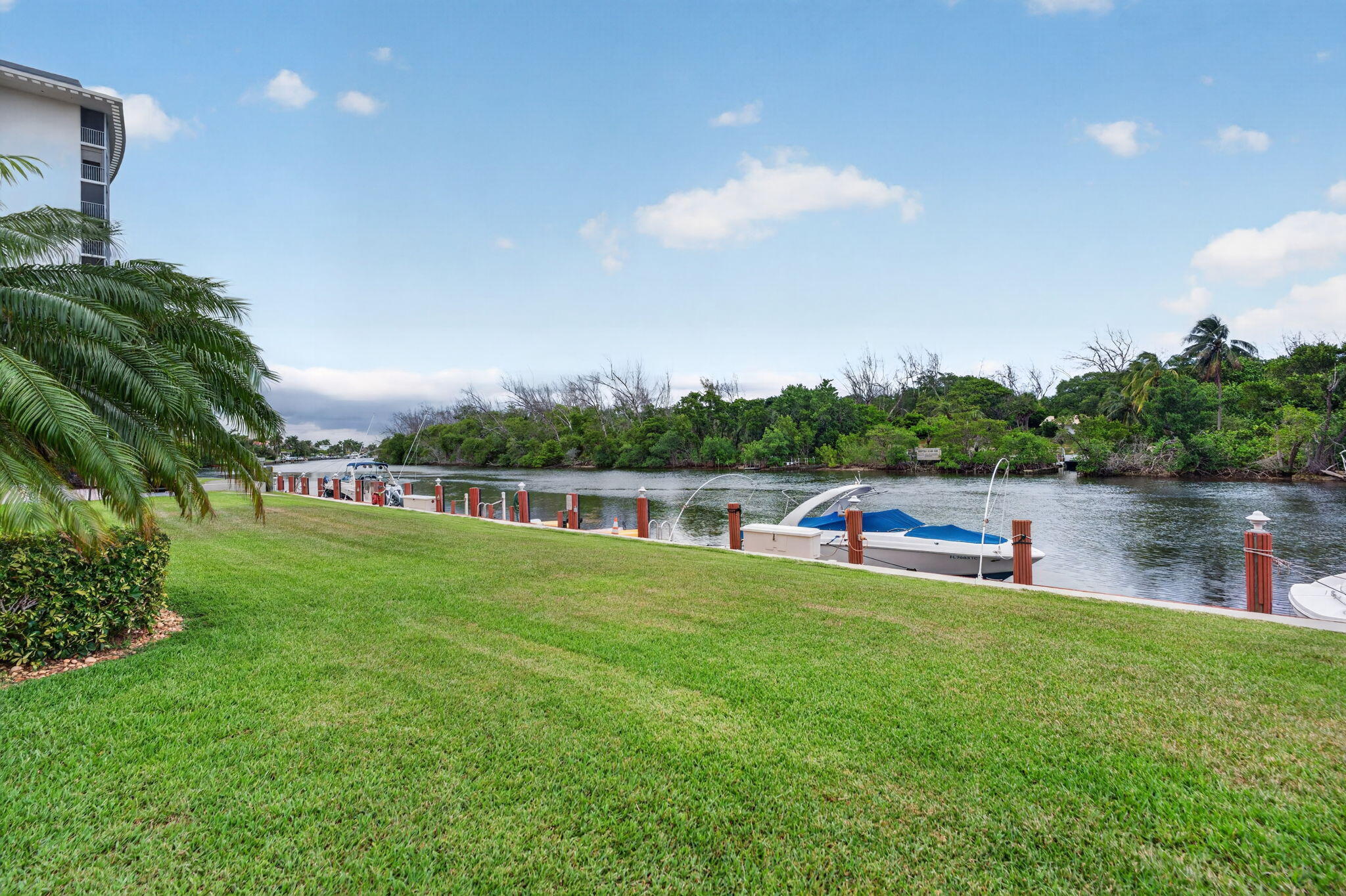 HILLSBORO LANDINGS CONDO NO TWO - Residential