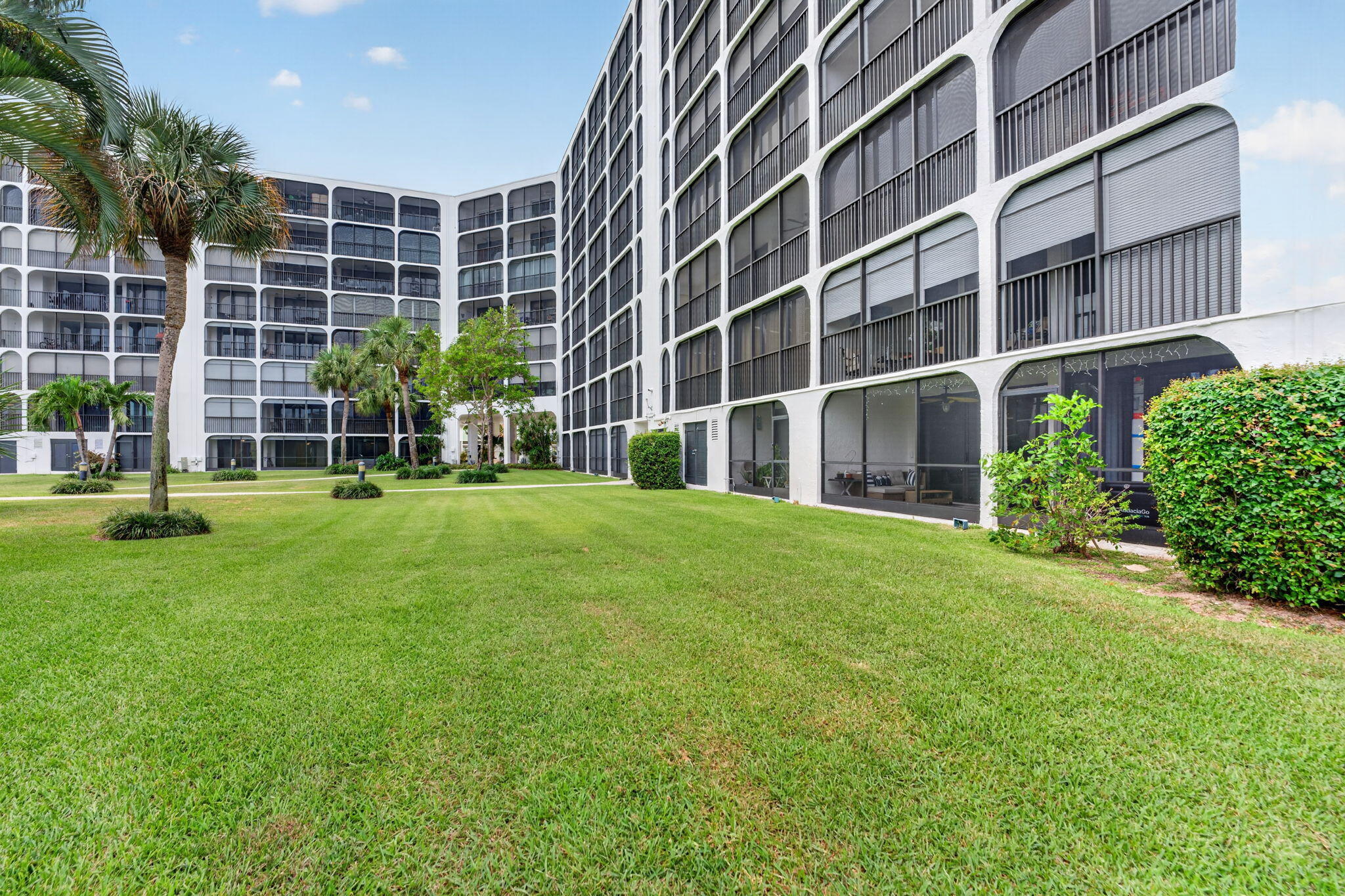 HILLSBORO LANDINGS CONDO NO TWO - Residential