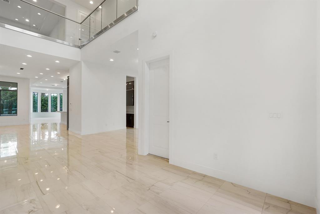 ALTON NEIGHBORHOOD - Residential