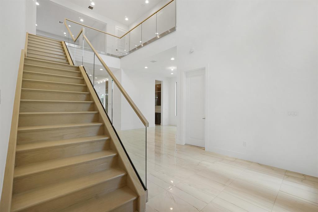 ALTON NEIGHBORHOOD - Residential