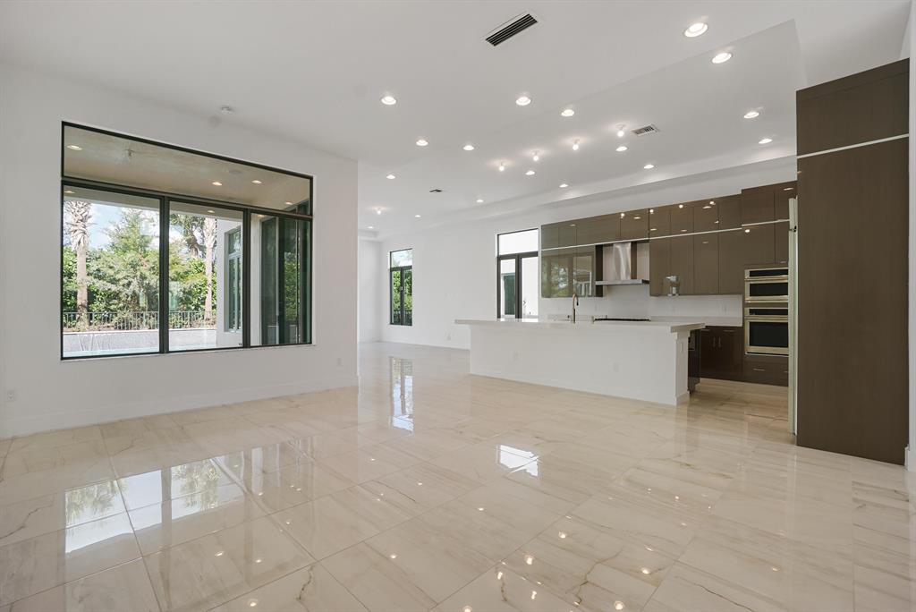 ALTON NEIGHBORHOOD - Residential