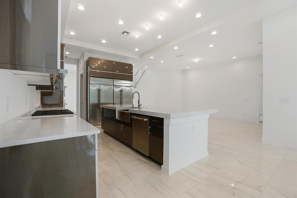 ALTON NEIGHBORHOOD - Residential