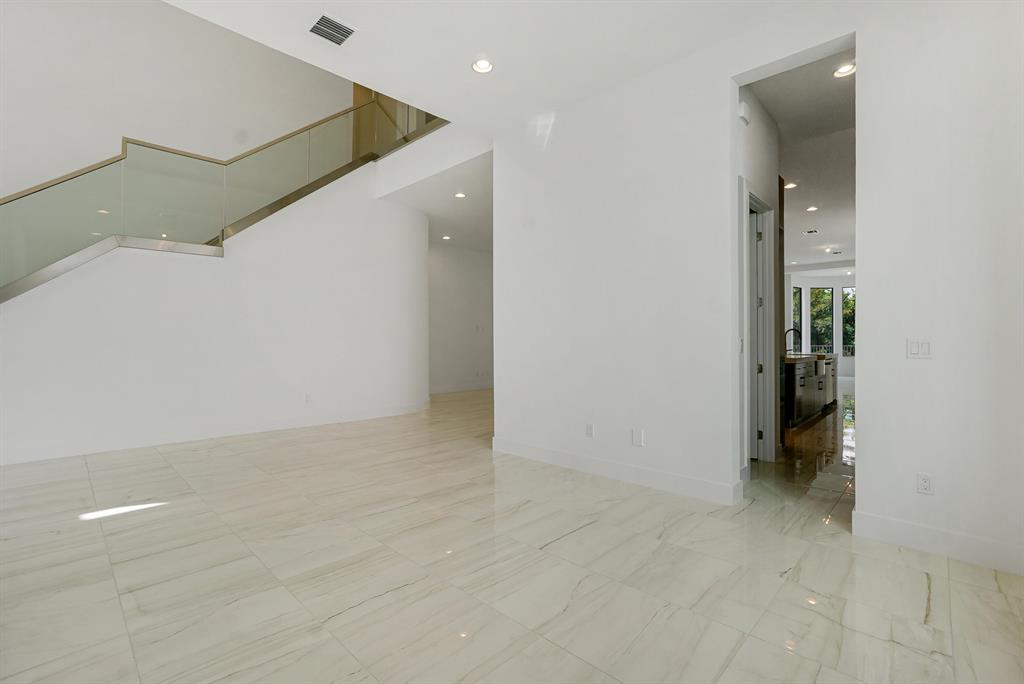 ALTON NEIGHBORHOOD - Residential