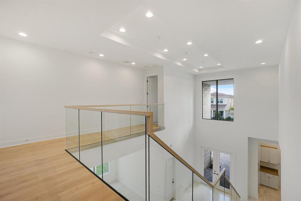 ALTON NEIGHBORHOOD - Residential