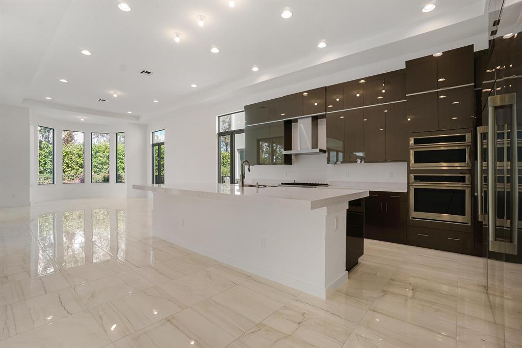 ALTON NEIGHBORHOOD - Residential