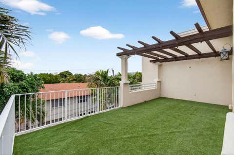 Tiny photo for 1942 NE 6th Street #C, Deerfield Beach, FL 33441 (MLS # B26010399)