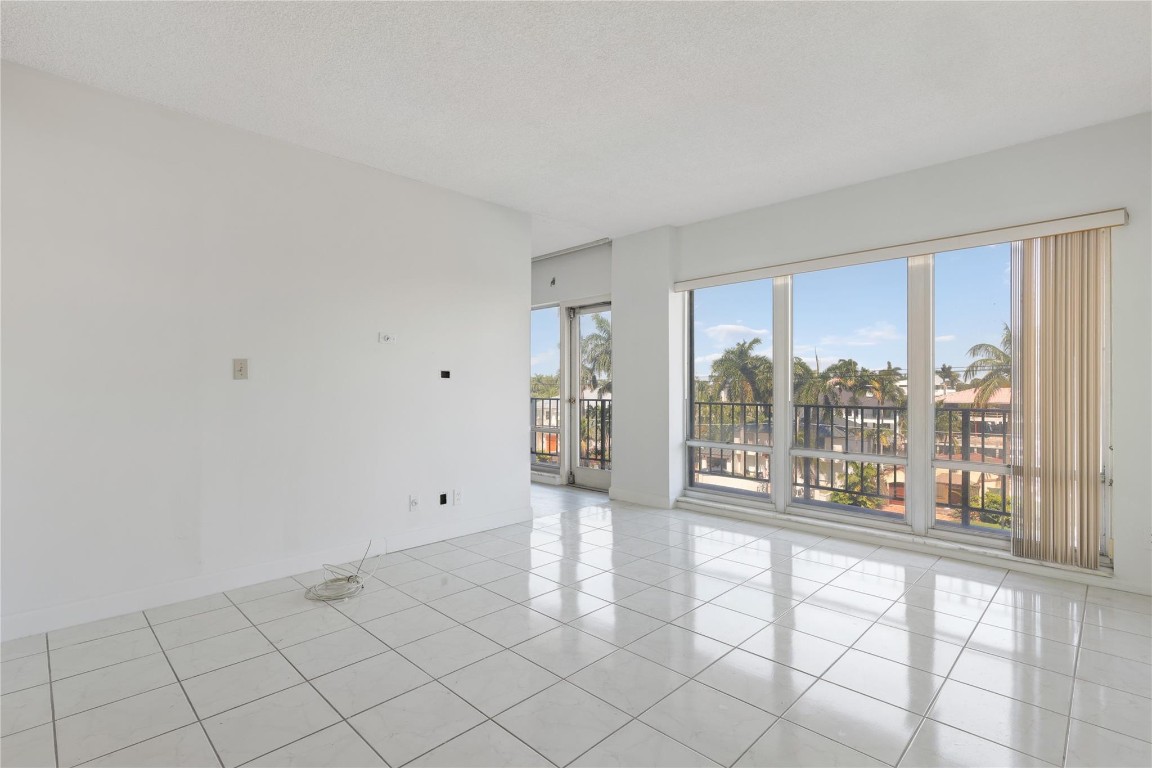 2500 E Las Olas Boulevard 406