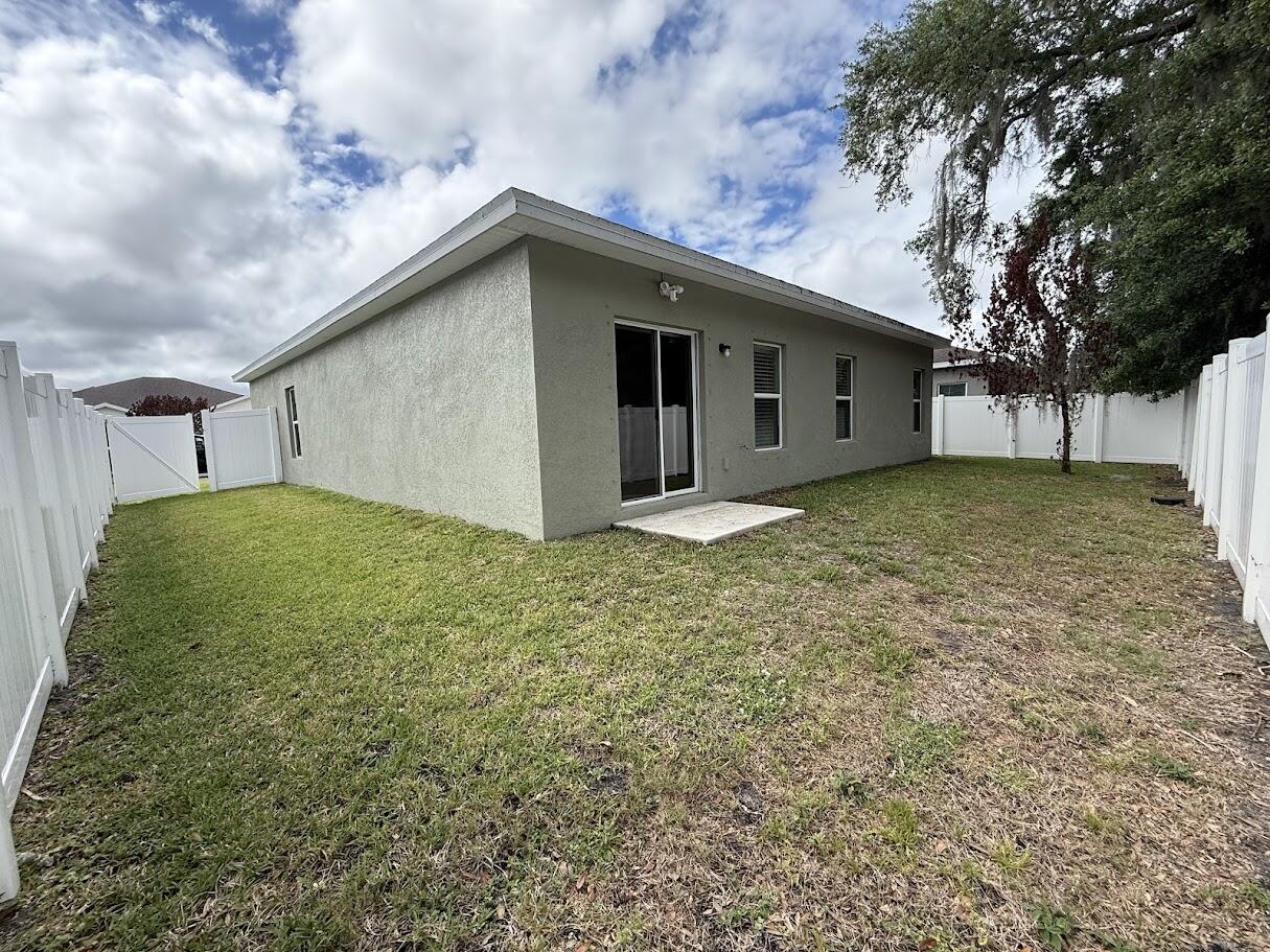 5234 Oakland Lake Circle