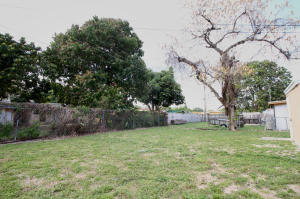 LAKE FOREST SEC ONE - Residential Lease