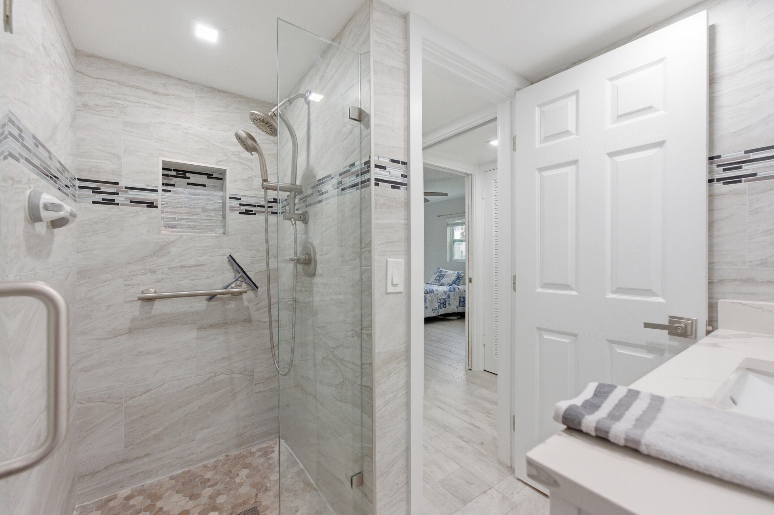 KINGS POINT - Residential