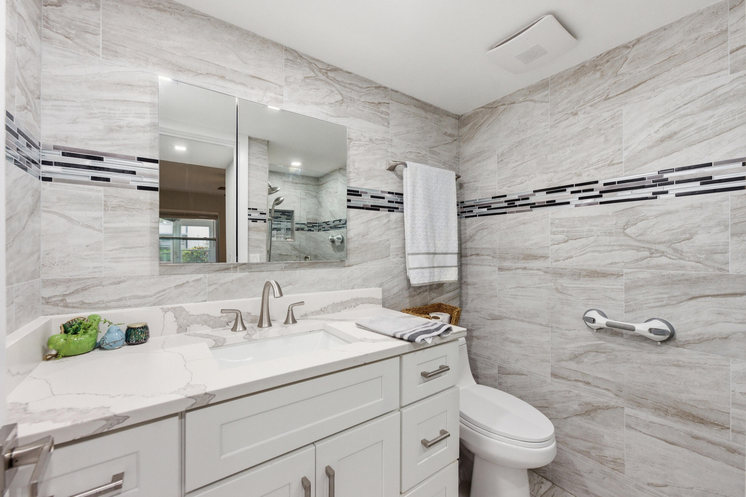 KINGS POINT - Residential