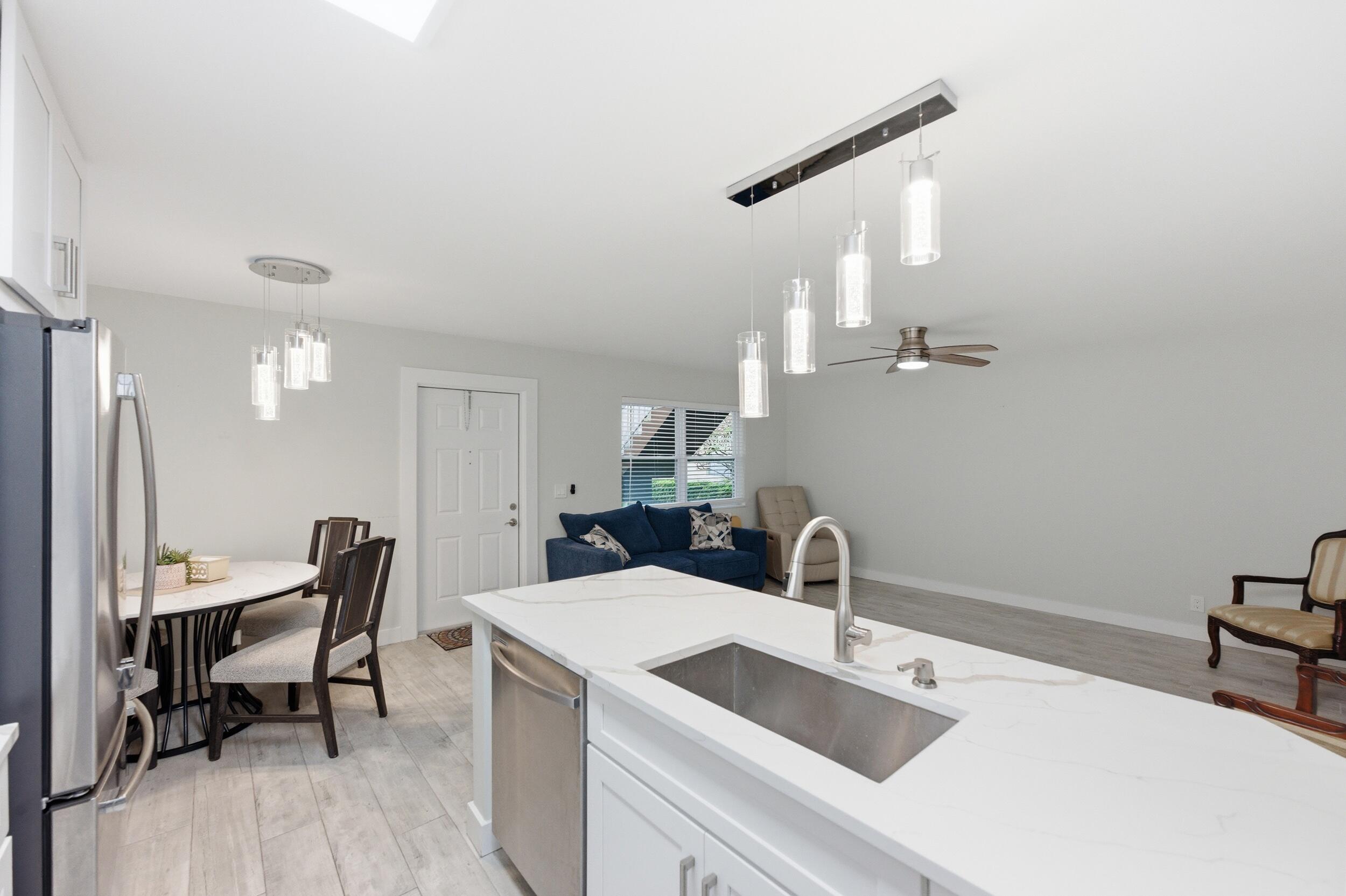 KINGS POINT - Residential