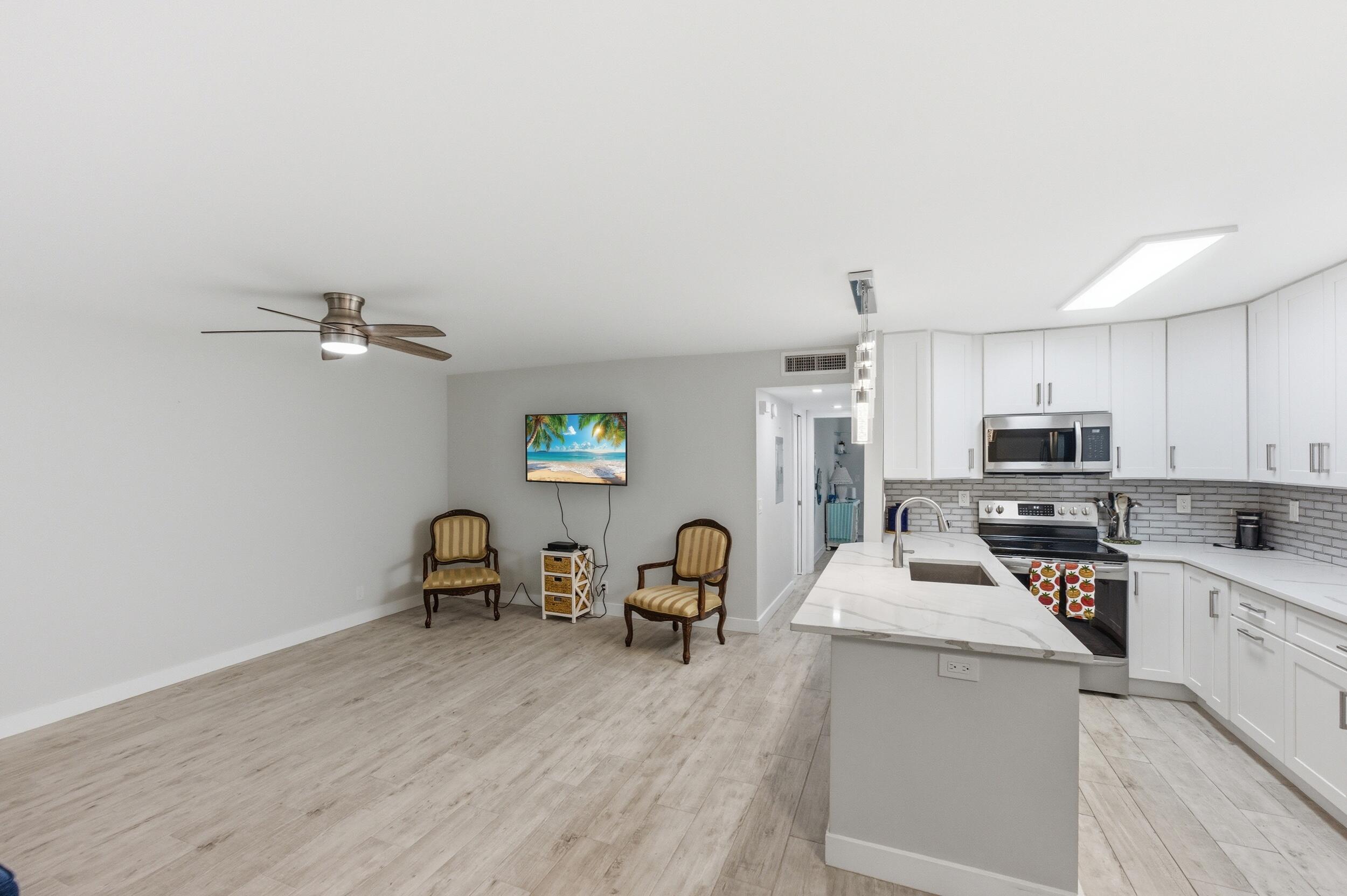 KINGS POINT - Residential