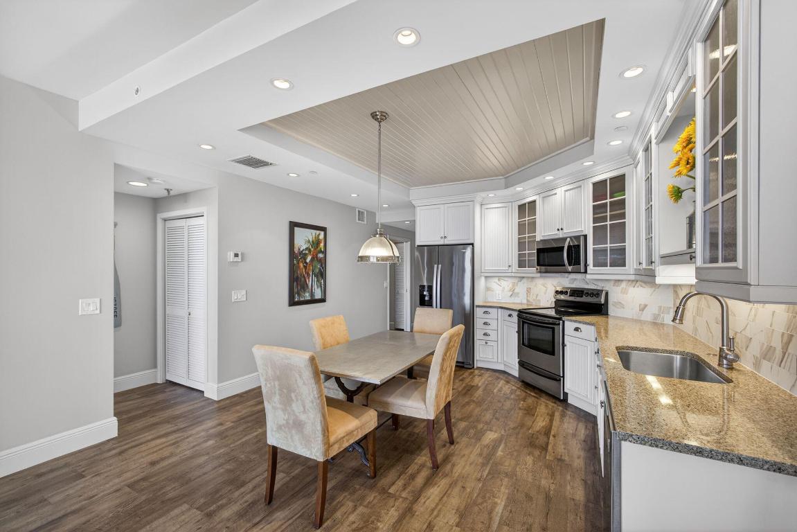 11370 Twelve Oaks Way 417