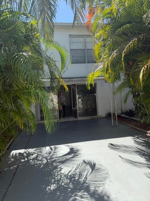 Photo of 4044 SW 67th Terrace #7, Davie, FL 33314 (MLS # B26063566)
