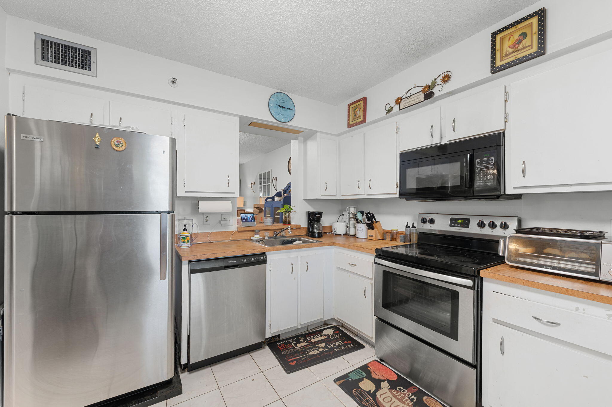 VILLAGES OF ORIOLE BONAIRE - Residential