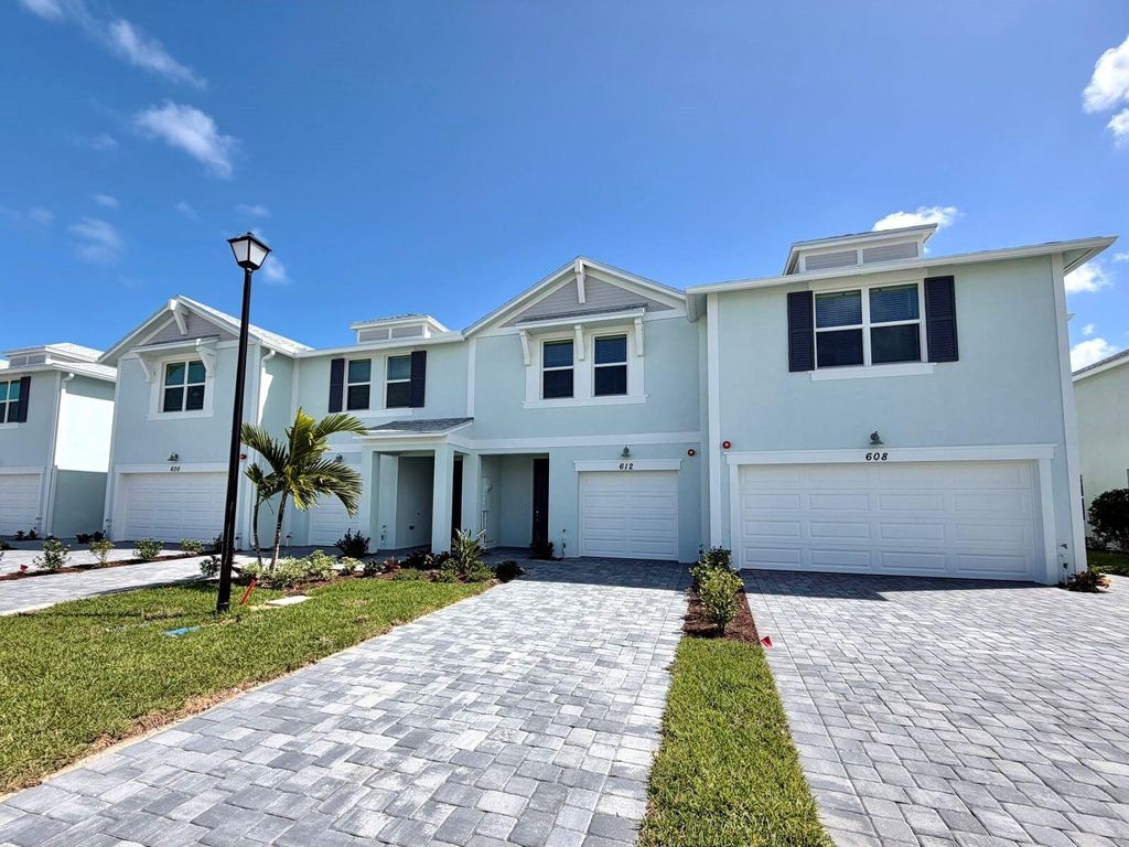 Photo of 612 Salisbury Circle, Fort Pierce, FL 34982 (MLS # B26021032)