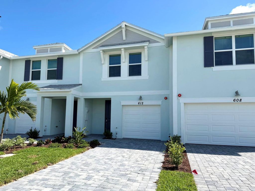 Photo of 612 Salisbury Circle, Fort Pierce, FL 34982 (MLS # B26021032)