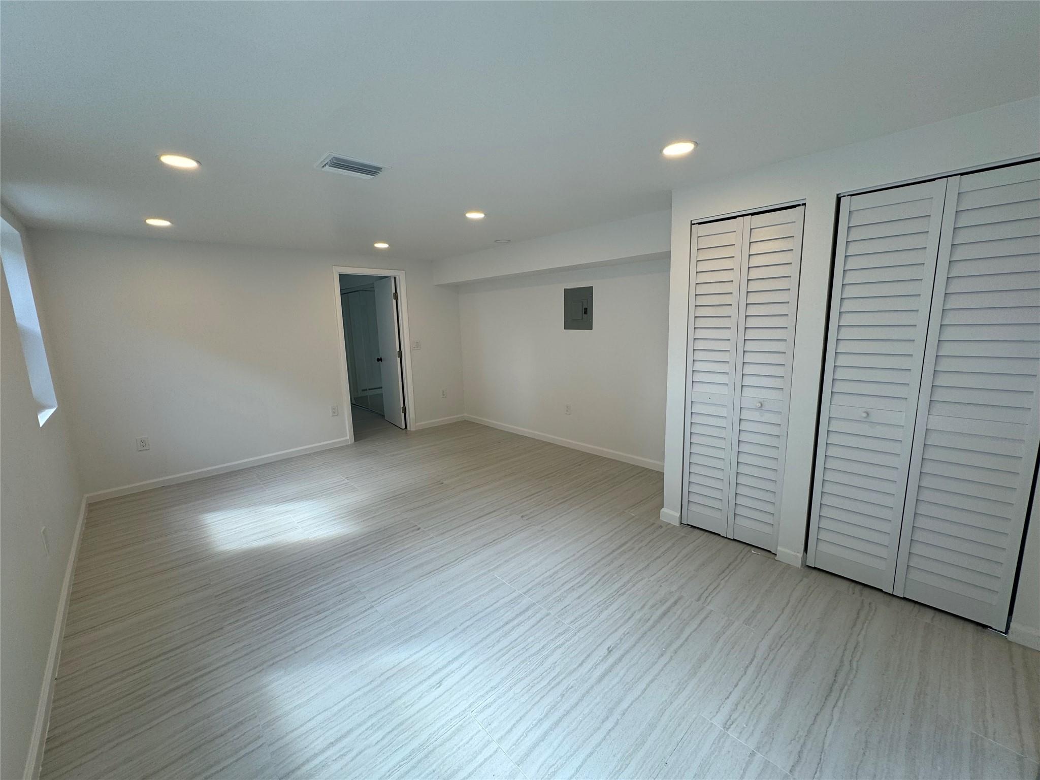 ROCKMOOR VILLA TR - Residential Income