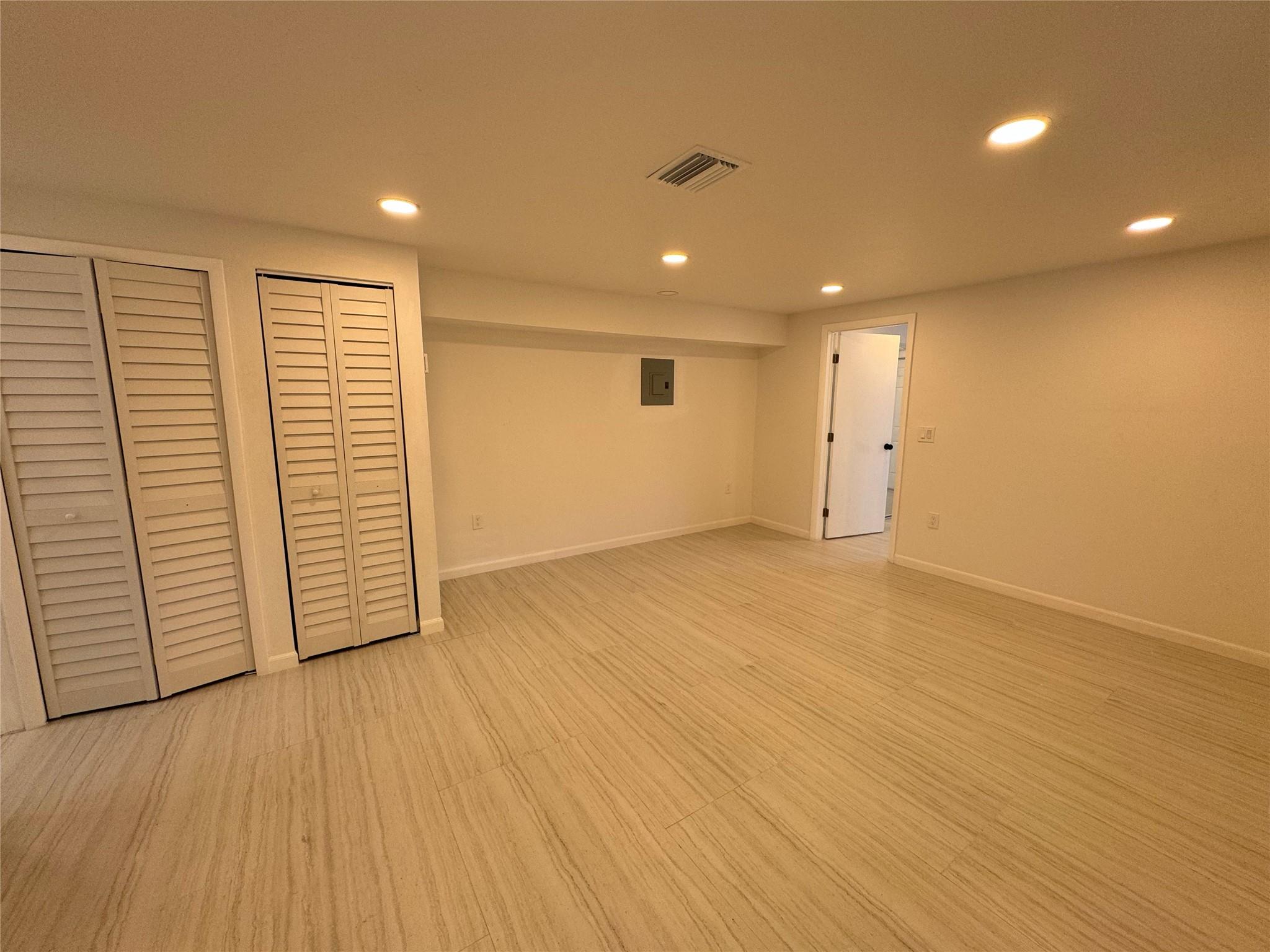 ROCKMOOR VILLA TR - Residential Income