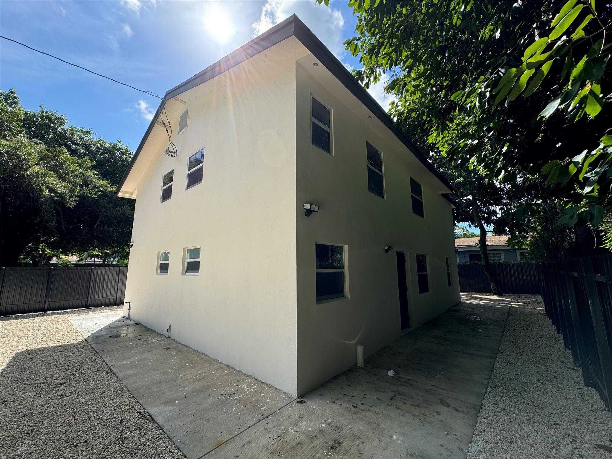 ROCKMOOR VILLA TR - Residential Income