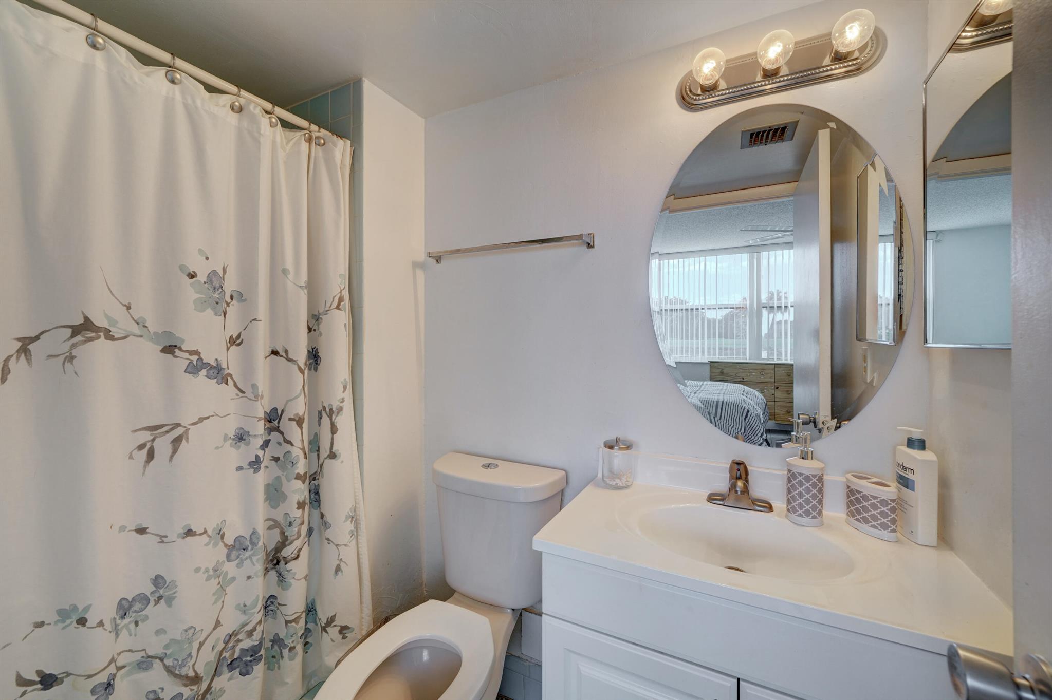 16 OF PALM SPRINGS 2 COND - Residential Lease