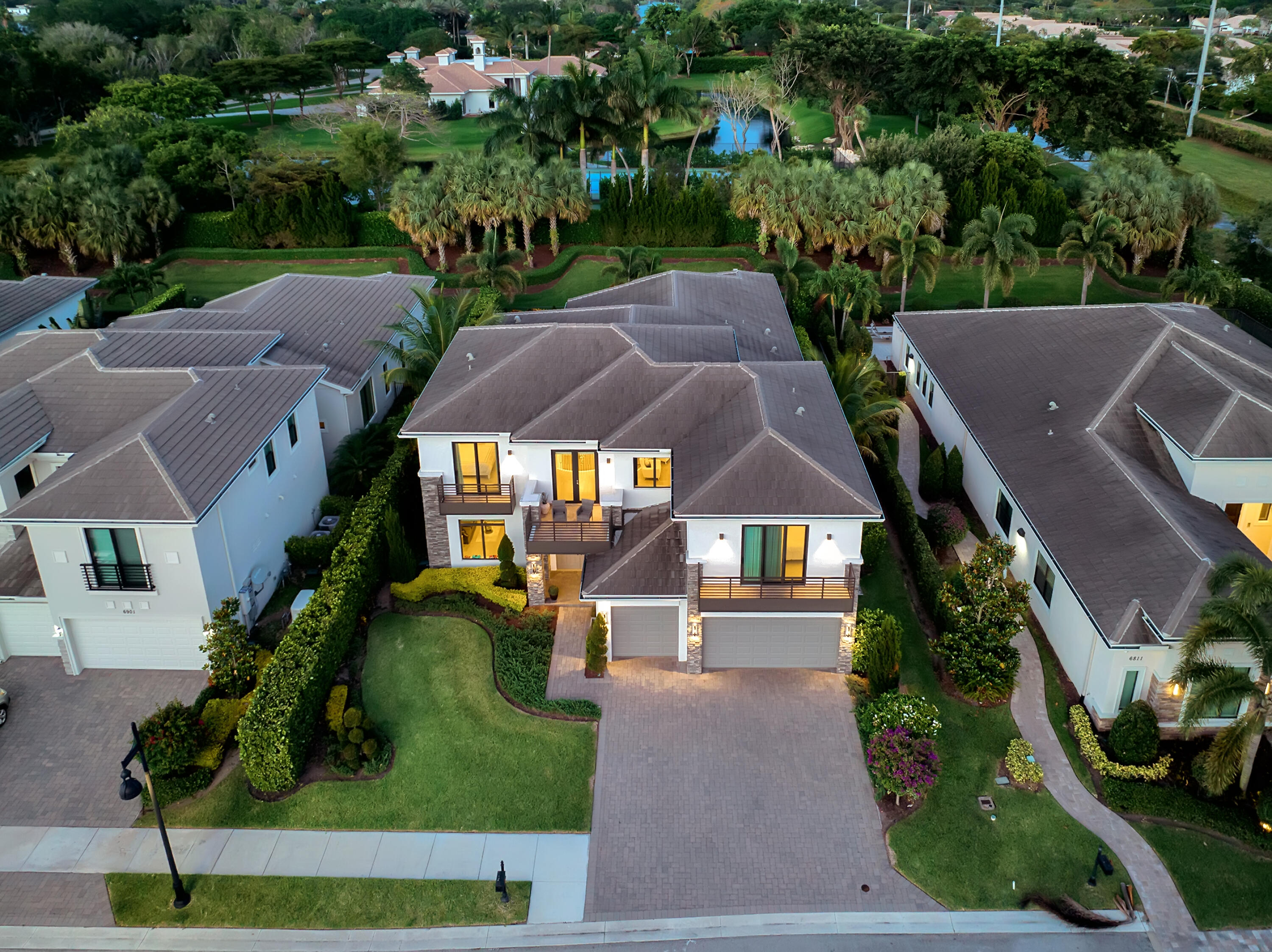 ROYAL PALM POLO - Residential