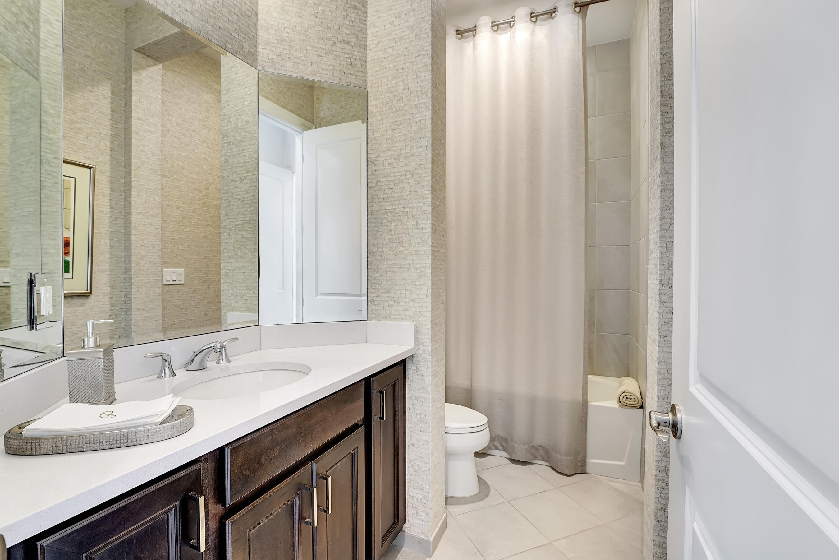 ROYAL PALM POLO - Residential