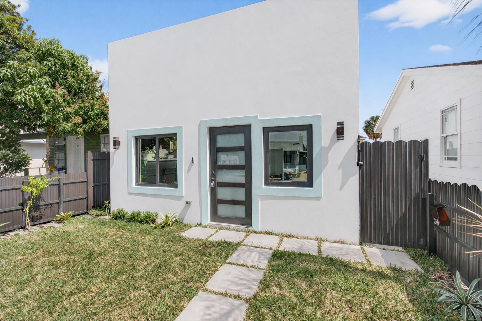 LAKE WORTH TOWN OF - Residential Lease