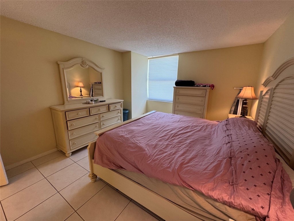 POMPANO BEACH CLUB CONDO - Residential Lease