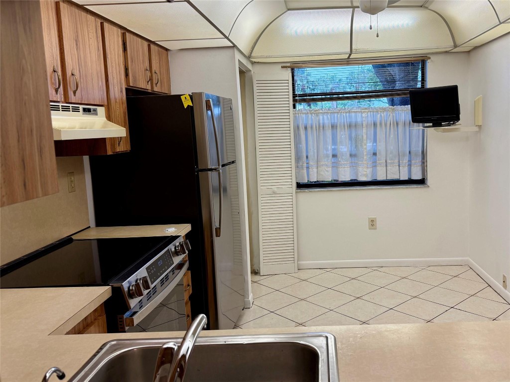 Colony Point Circle - Residential