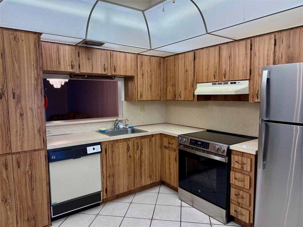 Colony Point Circle - Residential