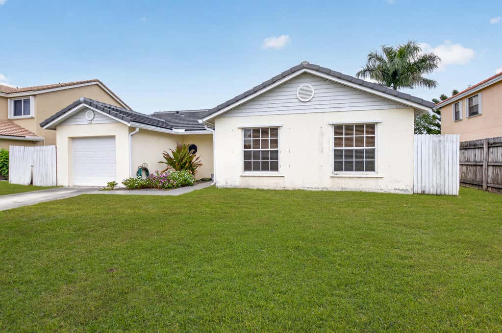Photo of 6773 Alden Ridge Drive, Boynton Beach, FL 33437 (MLS # B26051418)