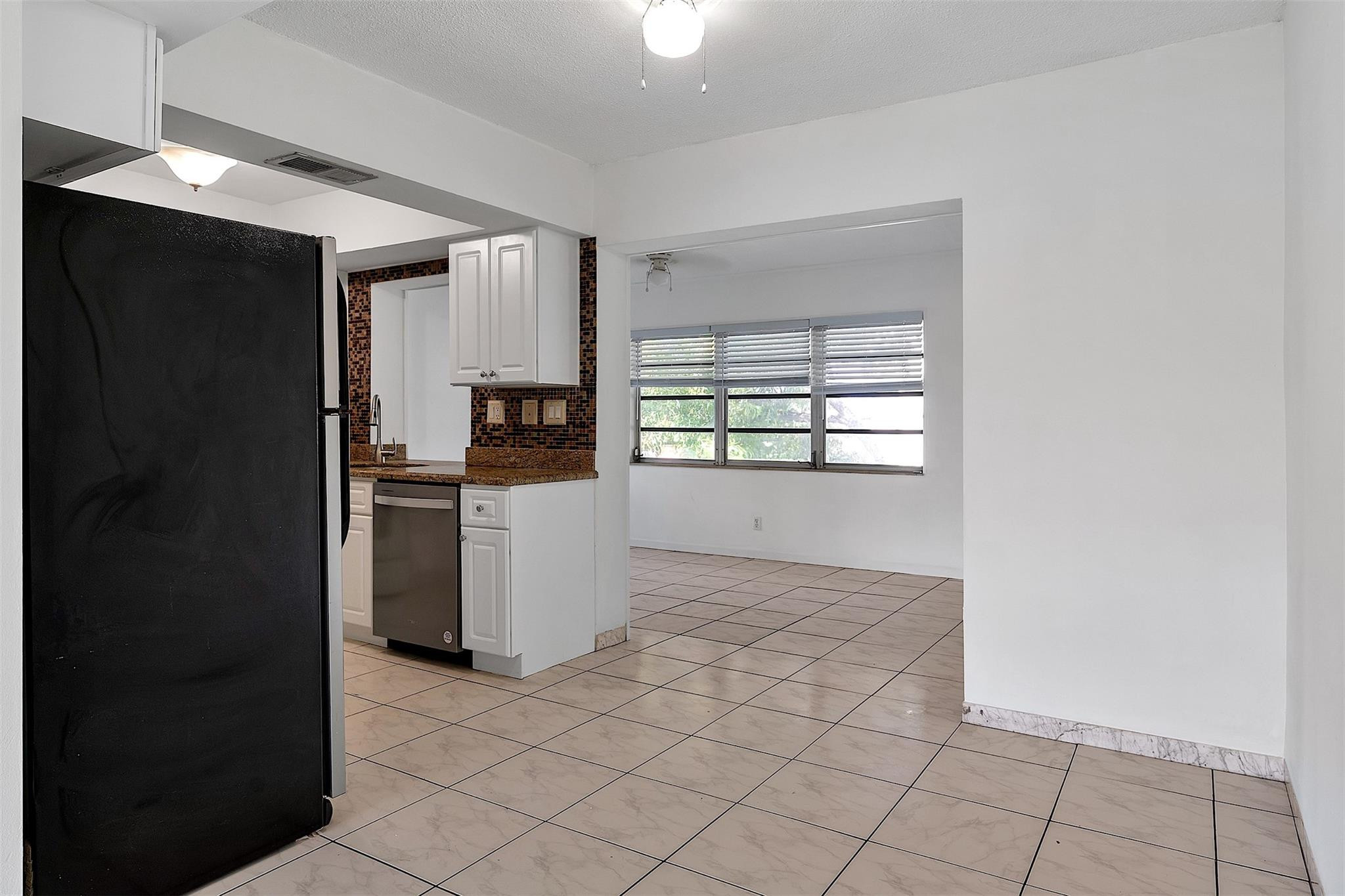 The Colonial Condo - Residential Lease