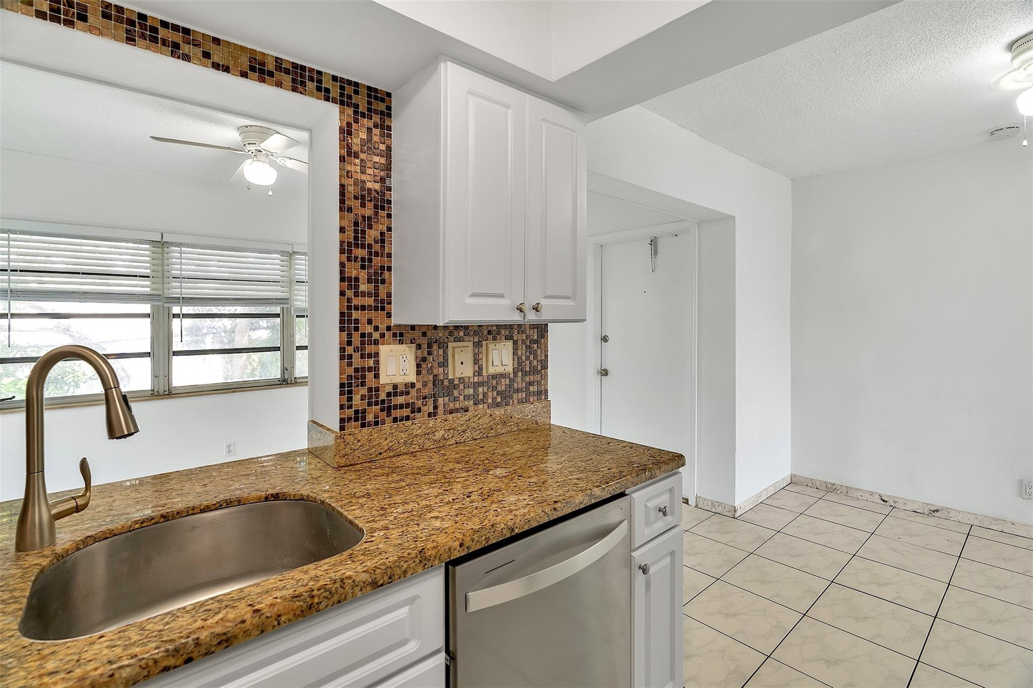 The Colonial Condo - Residential Lease