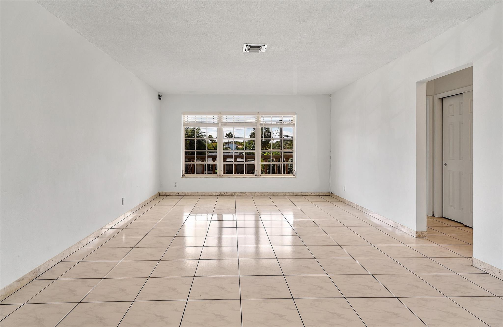 The Colonial Condo - Residential Lease