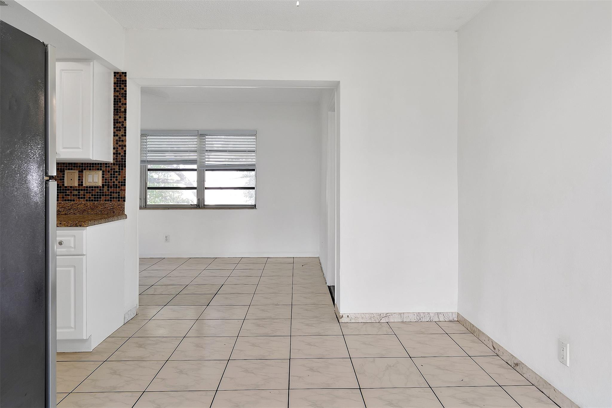 The Colonial Condo - Residential Lease