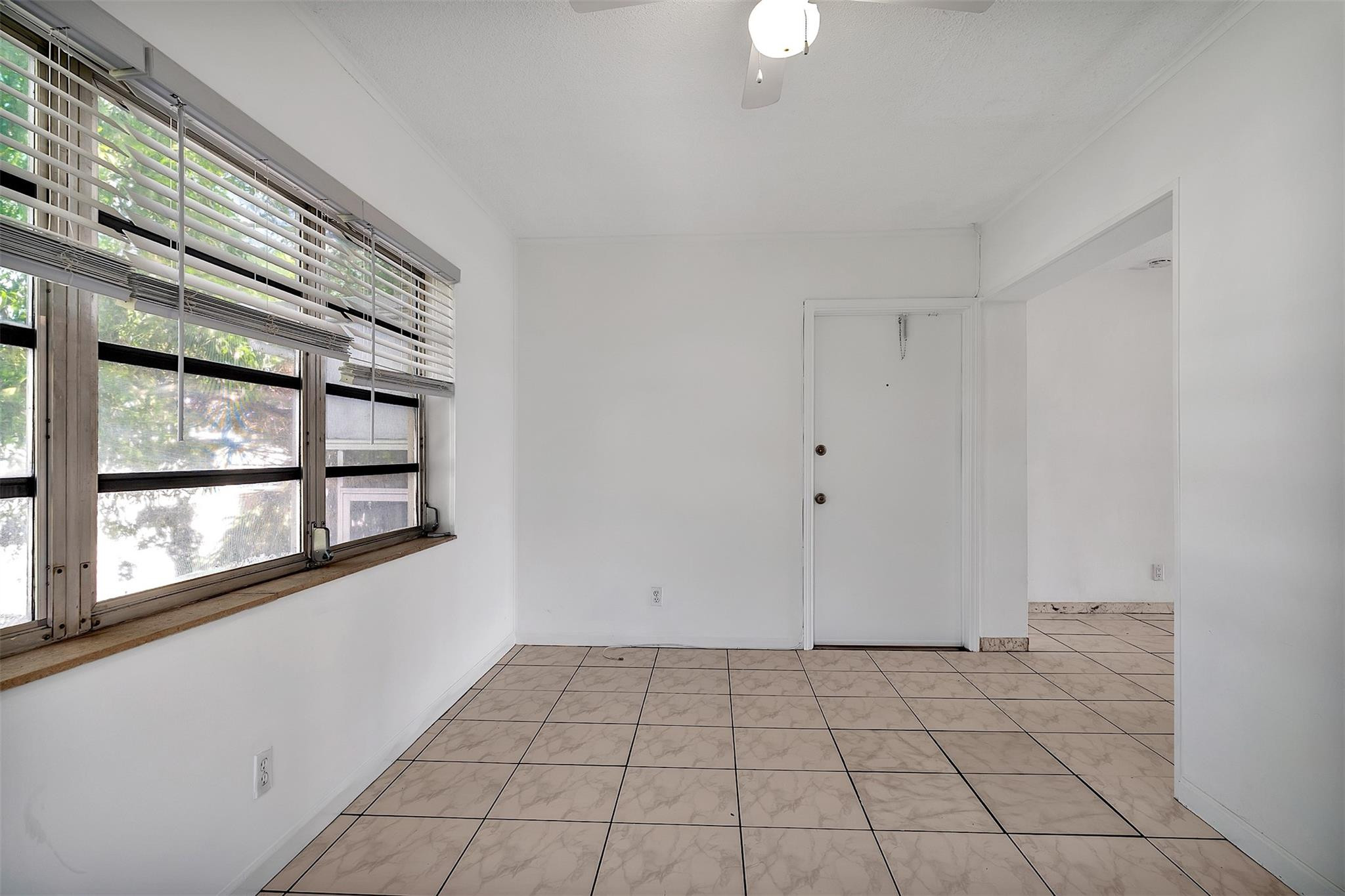 The Colonial Condo - Residential Lease